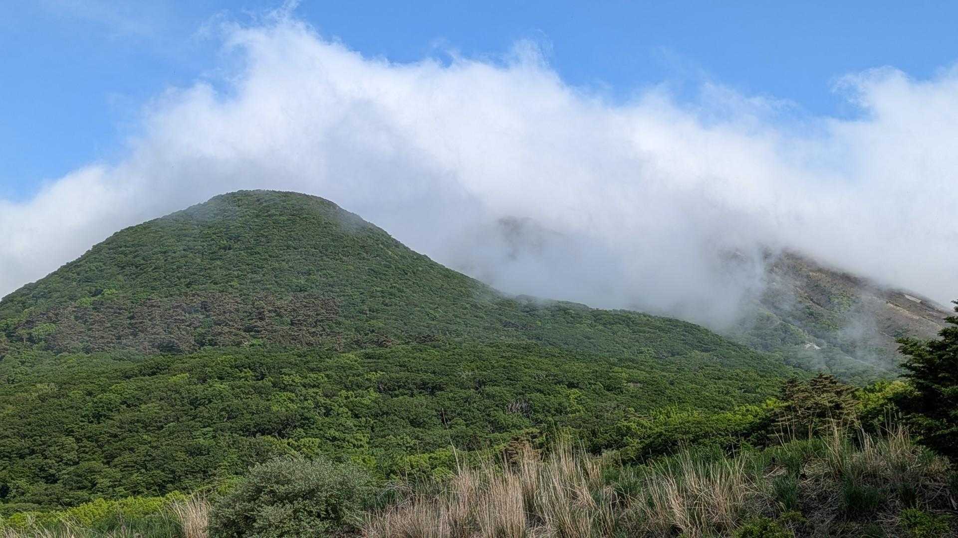 最後まで三俣山は見えず💦

でも指山のミヤマキリシマはとても素晴らしいので、ぜひ✨️