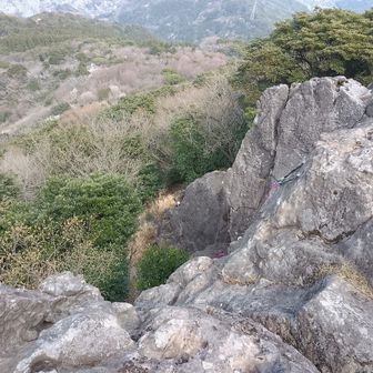 下から登ってます😅😁😱