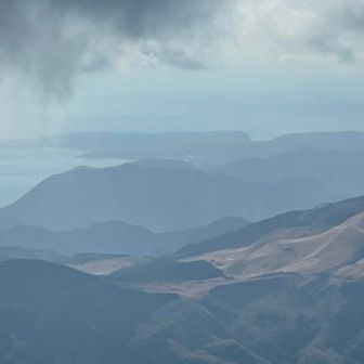 伊豆大島がうっすら見える👀