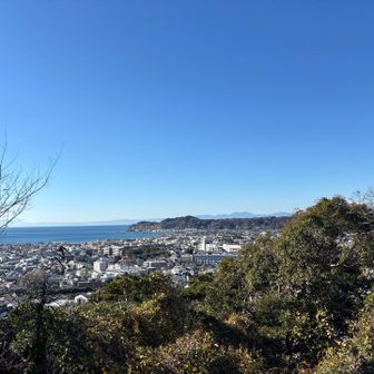 源氏山山頂から