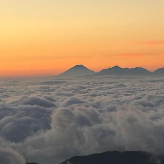 富士山と南アルプス。