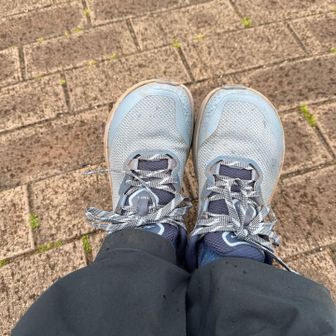 シューズを新調しました
アルトラティンプ6
まだカラー展開が少ないので妥協してこの色にしました
下ろしたてなのにもう何ヶ月も履いたみたいに土埃が凄い目立つ💦
履き心地はとても良い感じ
もう転けないはず