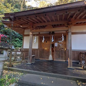 本殿
出世、財運、縁結びの御利益があります