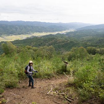 上りとは別コースで下山します