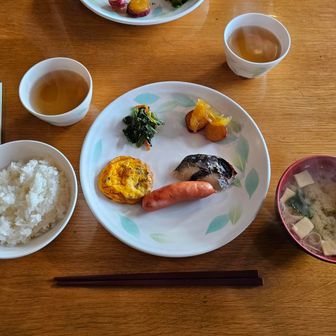 朝食🍴
内臓の調子も戻りました、ご飯お替りして下山に備えます🍚