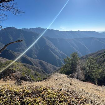 崩落斜面から見える深南部を眺めながら