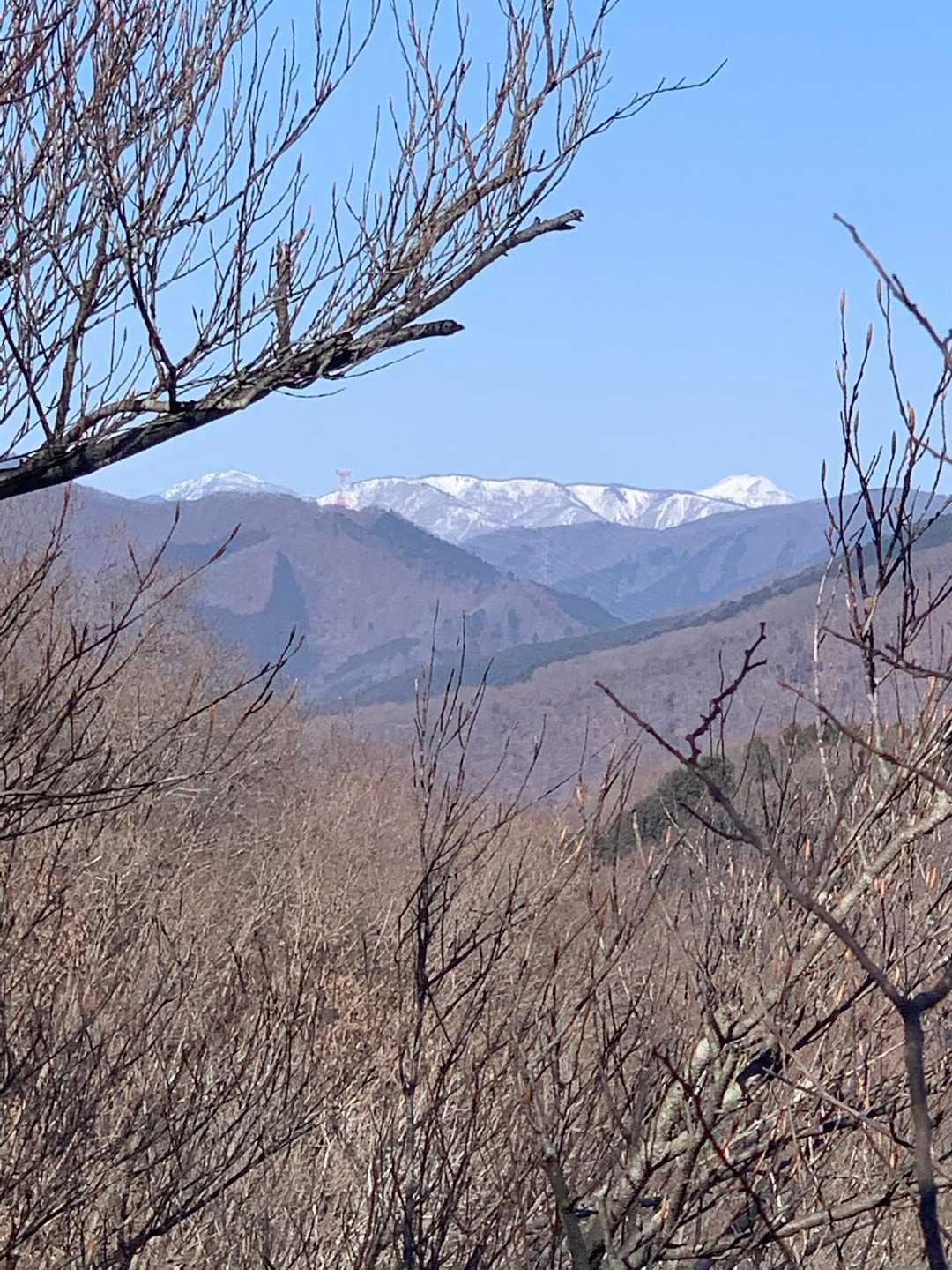 白根山？　左側は錫ヶ岳とか？？？