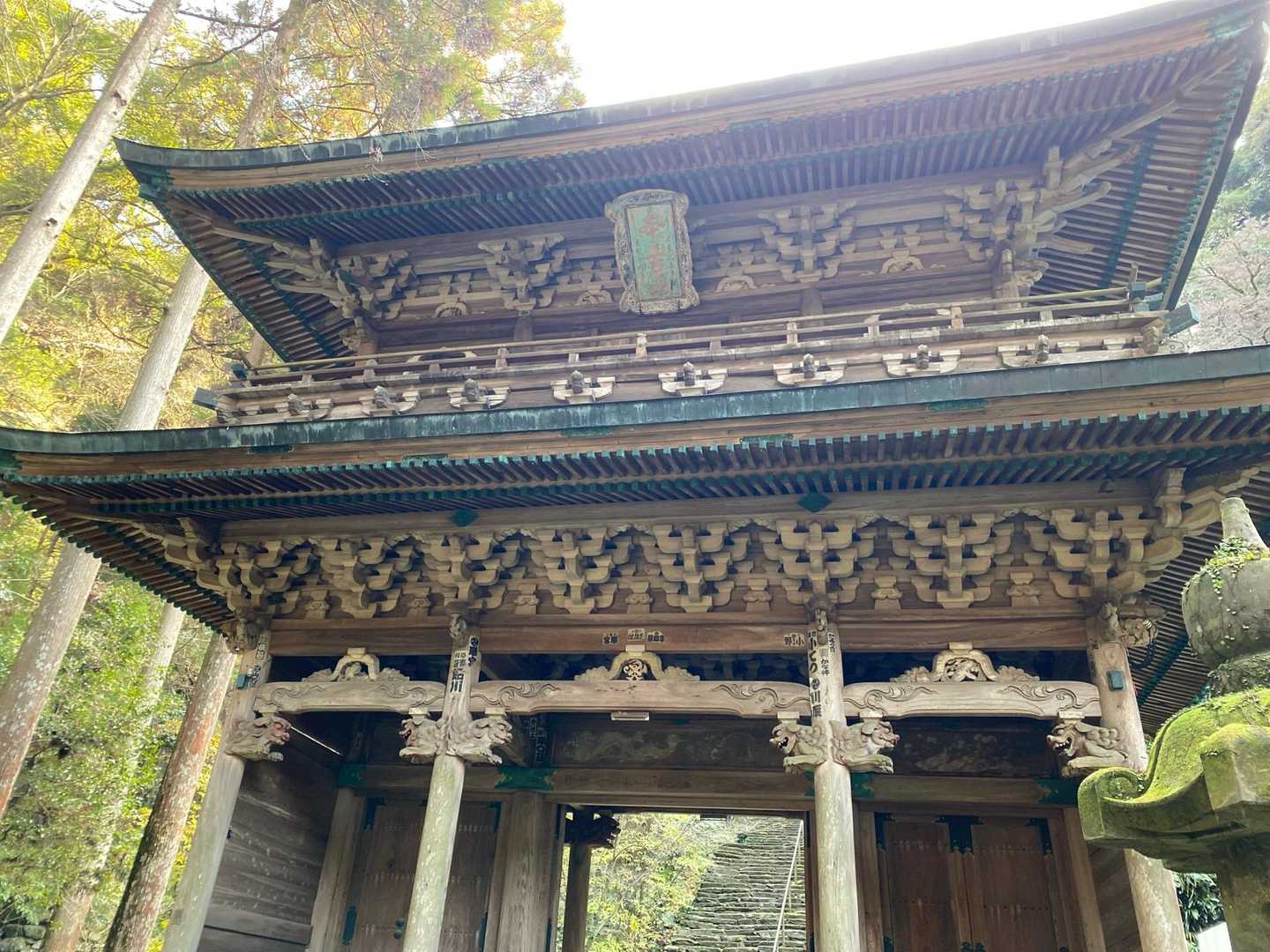 立派な山門です