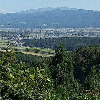 鋸山の上に守門岳