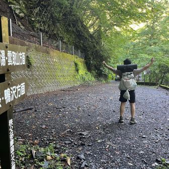 なにかに勝利した青年