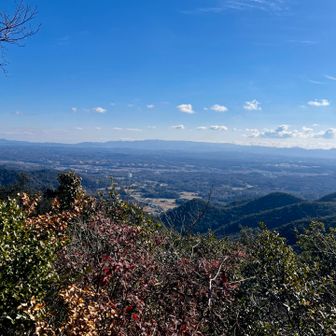 下山前に南の景色を再確認。今日はいい天気だ。