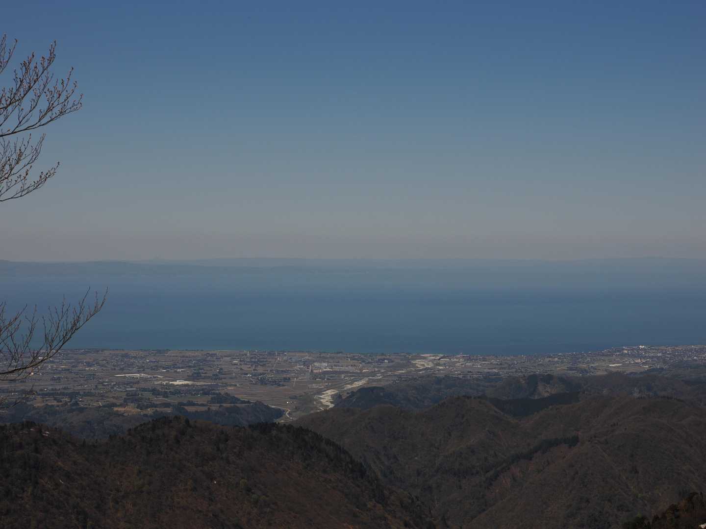 平野越しの富山湾🌊
