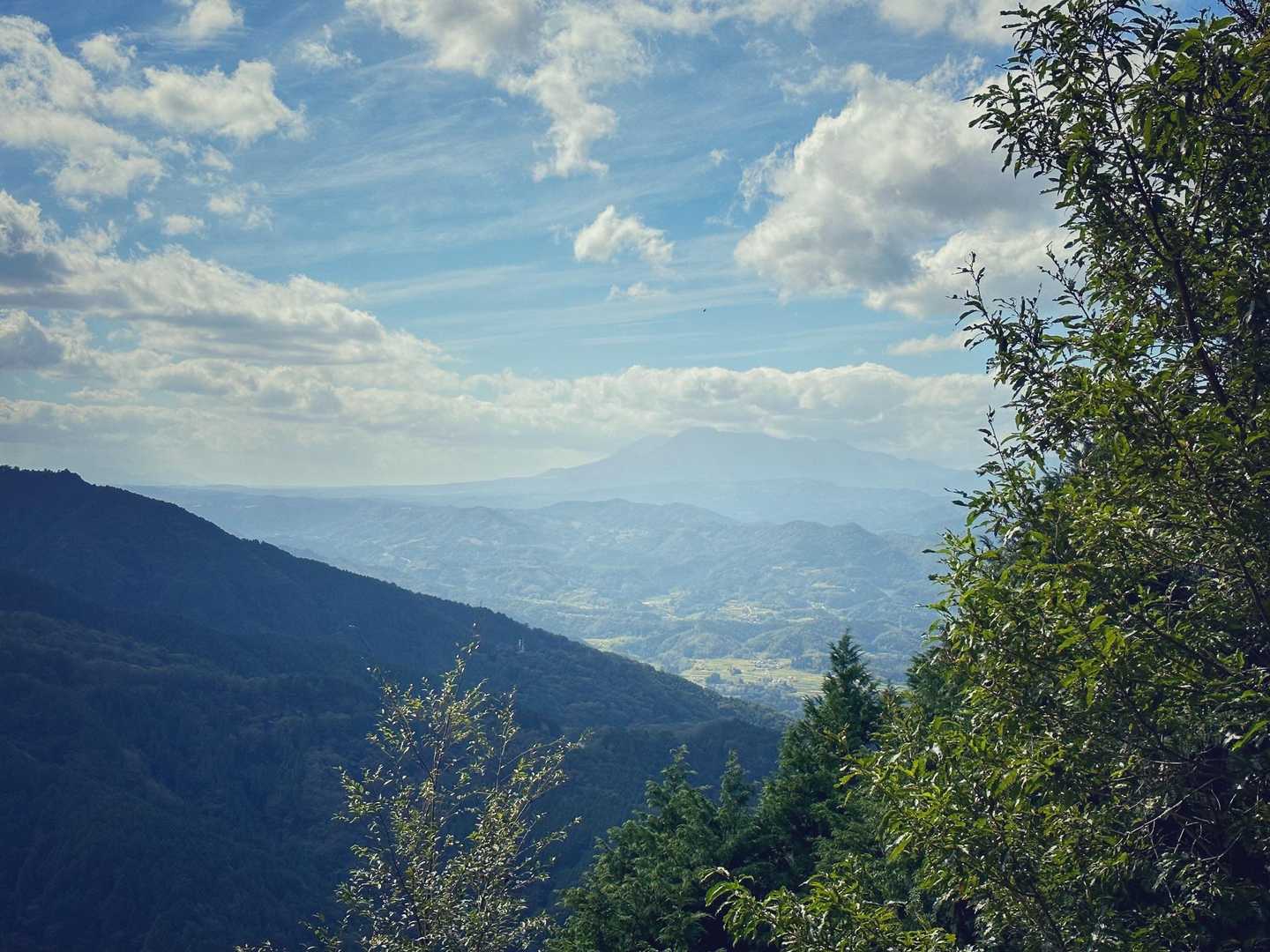 山頂標のところから見える大船山