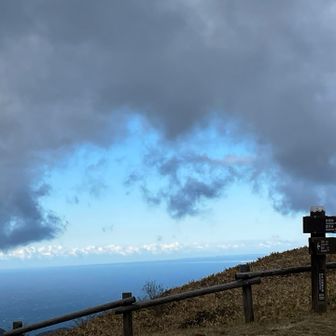 海（駿河湾）には日が差してきれいですが、自分の周辺にはいやらしい雲がありました。