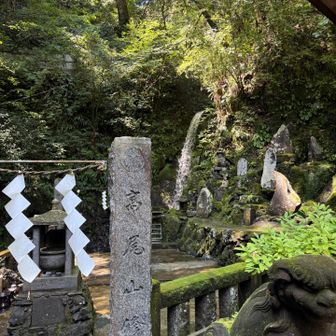 琵琶滝、見るだけで涼しく