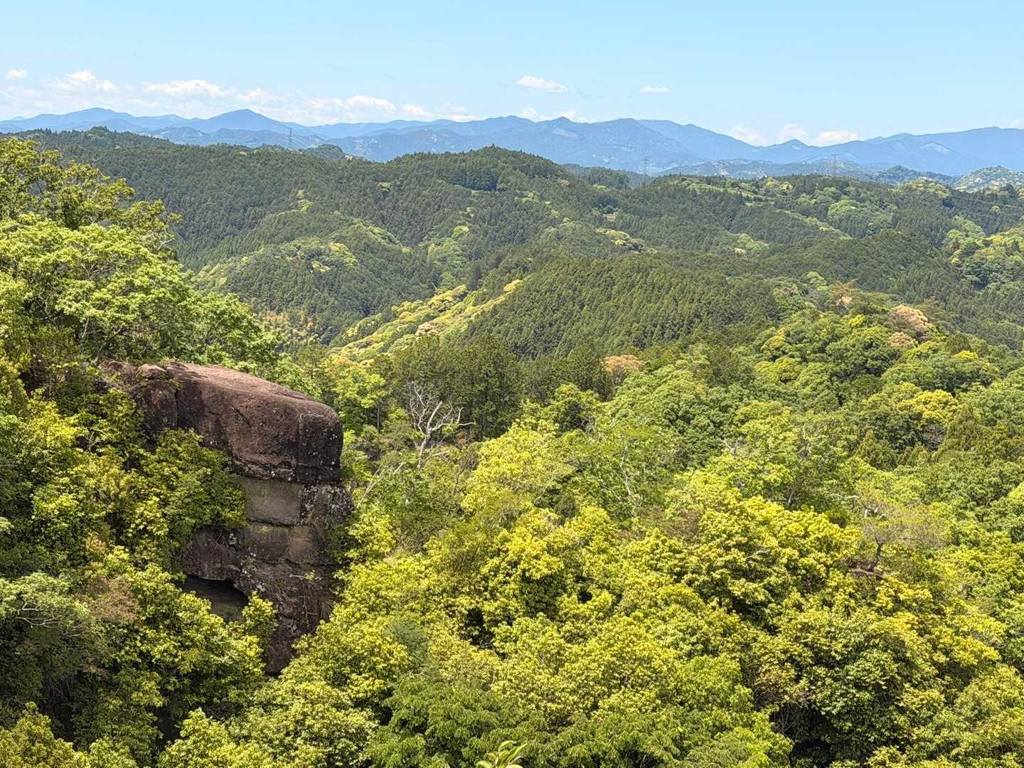 いっぷく処から　八畳岩🪨