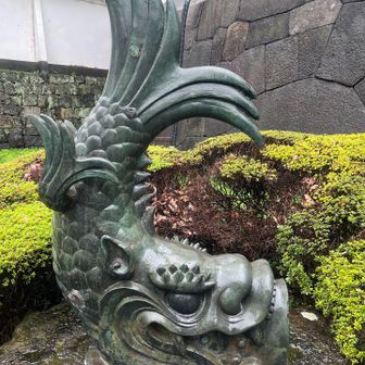 消失した旧大手門渡櫓の屋根のしゃちほこ。