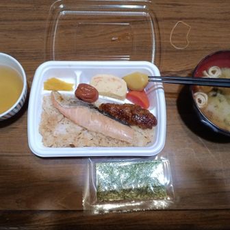 朝飯の弁当も美味しかった
