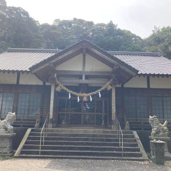 志々伎神社中宮で参拝