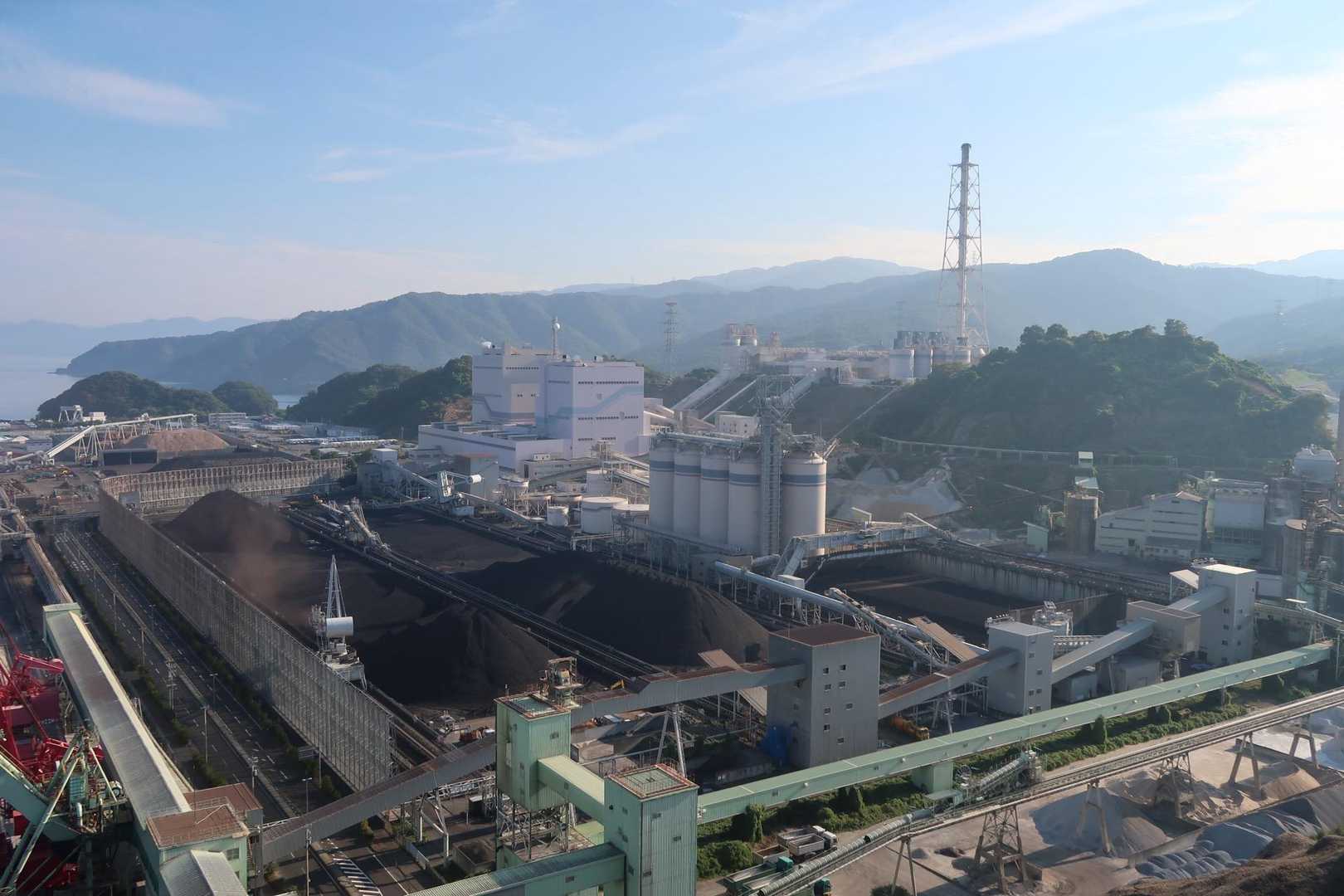 火力発電所、迫力あるね