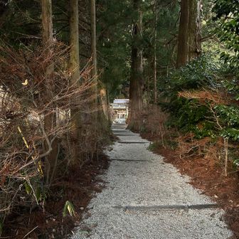 高天神社への参道は心身が引き締まります