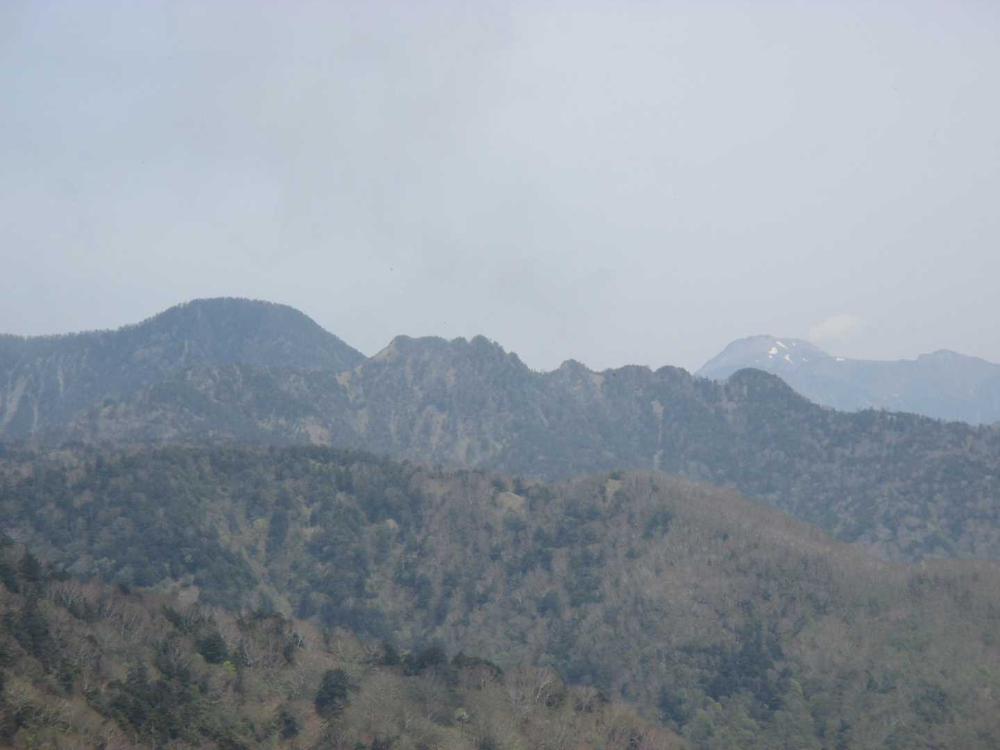 皇海山と鋸山と日光白根山