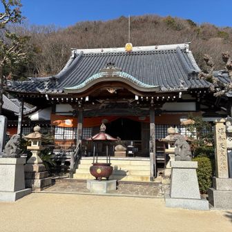 『神呪寺』字で見るごとくなんか神様なのに呪いの字て…😱
甲山山麓にある仏教寺院 甲山を神の山とする信仰があり、このお寺を神の寺としたことが名前の由来だとか 
それにしてもなんて読む？
神呪寺（かんのうじ）