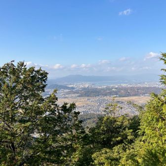 笹間が岳山頂の大岩より