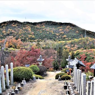 　　　　向かいは  ⛰️岩倉山