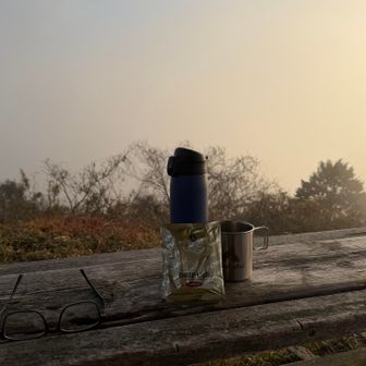 真っ白の中での山カフェ