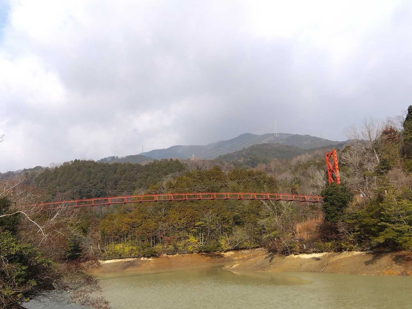 赤い吊り橋は丸尾橋