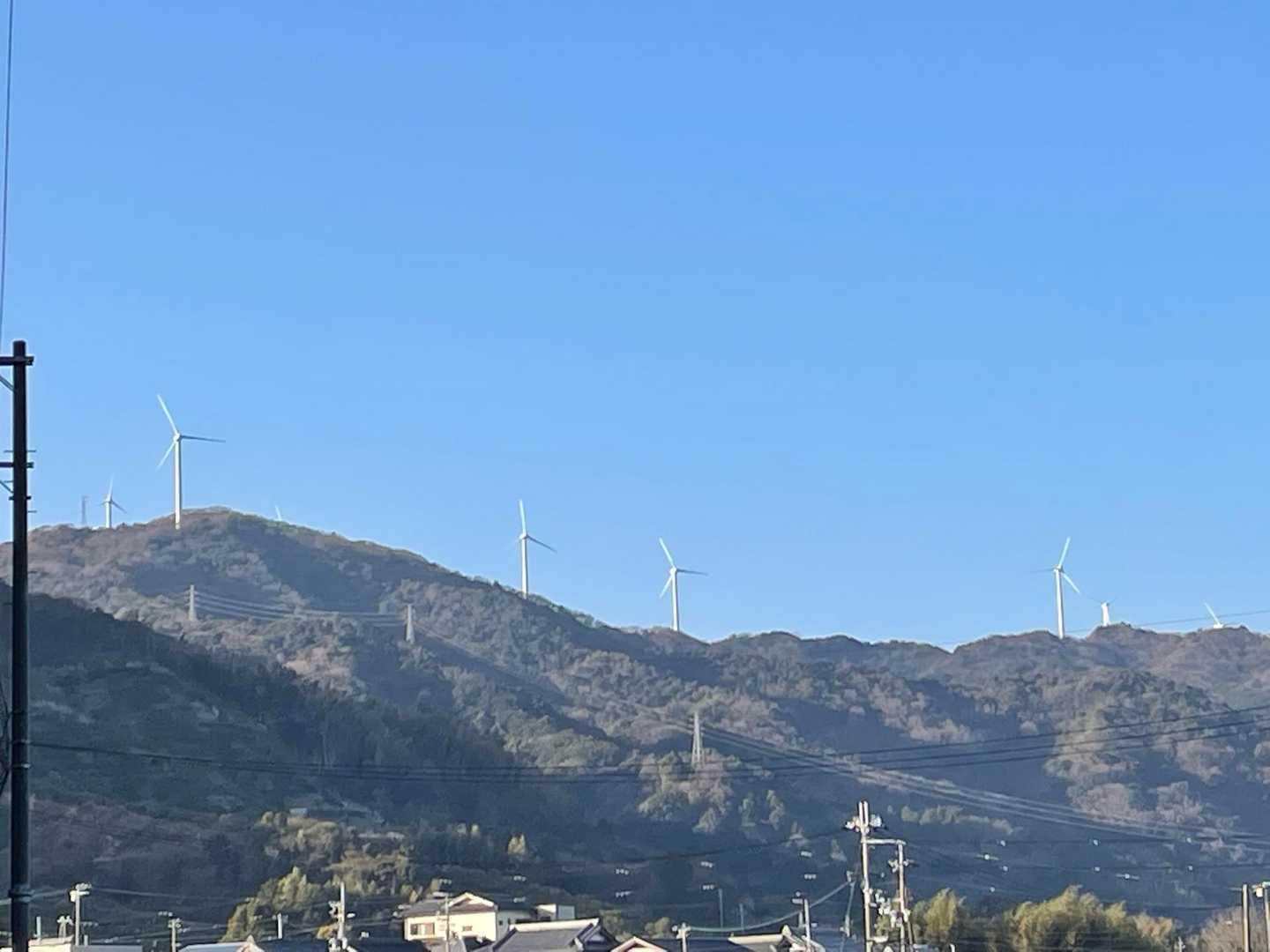 風車群、今日は回っていません
風がないから🤔