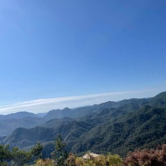 岩🪨の上からパシャリ。
かつてダムの湖底は良いお米が穫れたのかな。
