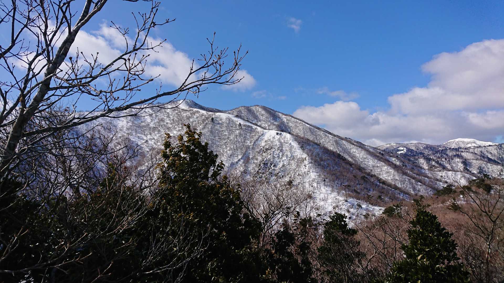 ヒューーー美しいヤケオ山