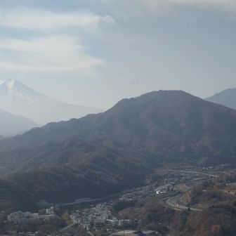 三の丸展望台からも富士山が見えてます😃