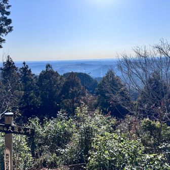 天気いいけど、もっといいと富士山が見えるらしい