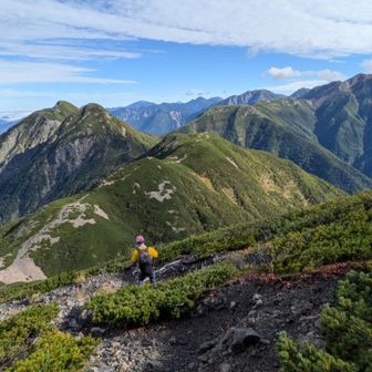 兎岳から赤石岳までの絶景稜線✨️
だがこれから困難な道のり