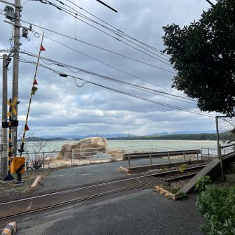 国道へ出るとこの踏切