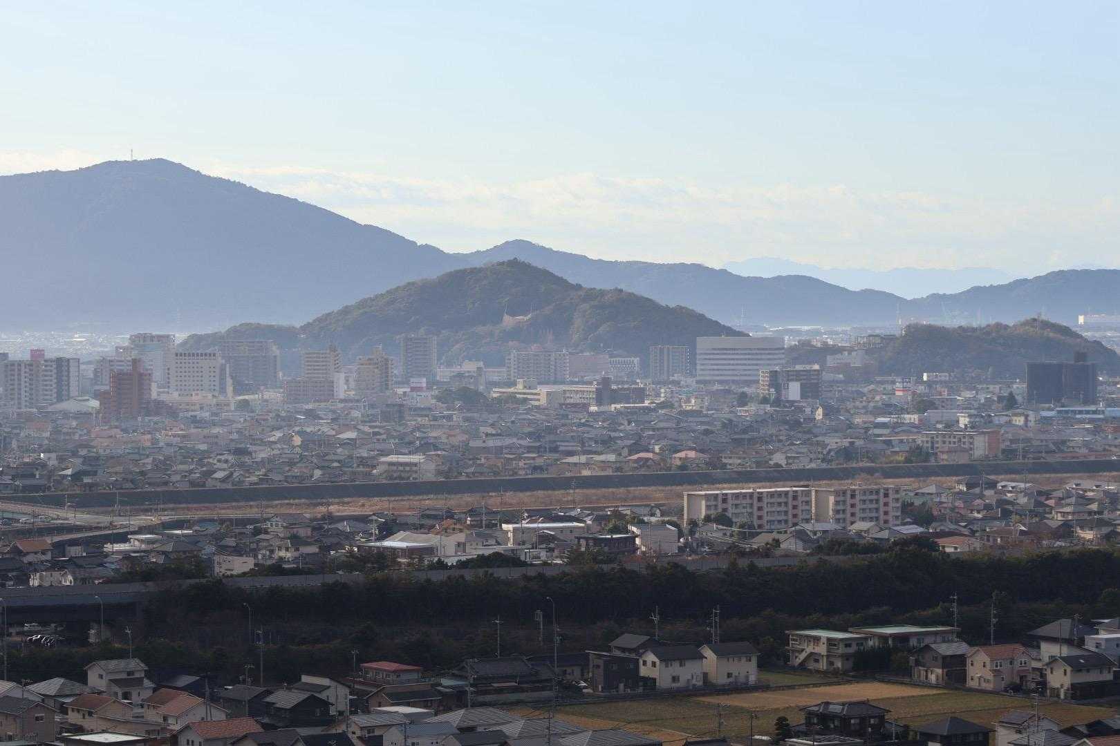 ⬆️向島の錦山　　⬆️桑山