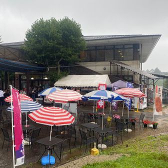 There’s a dining area
