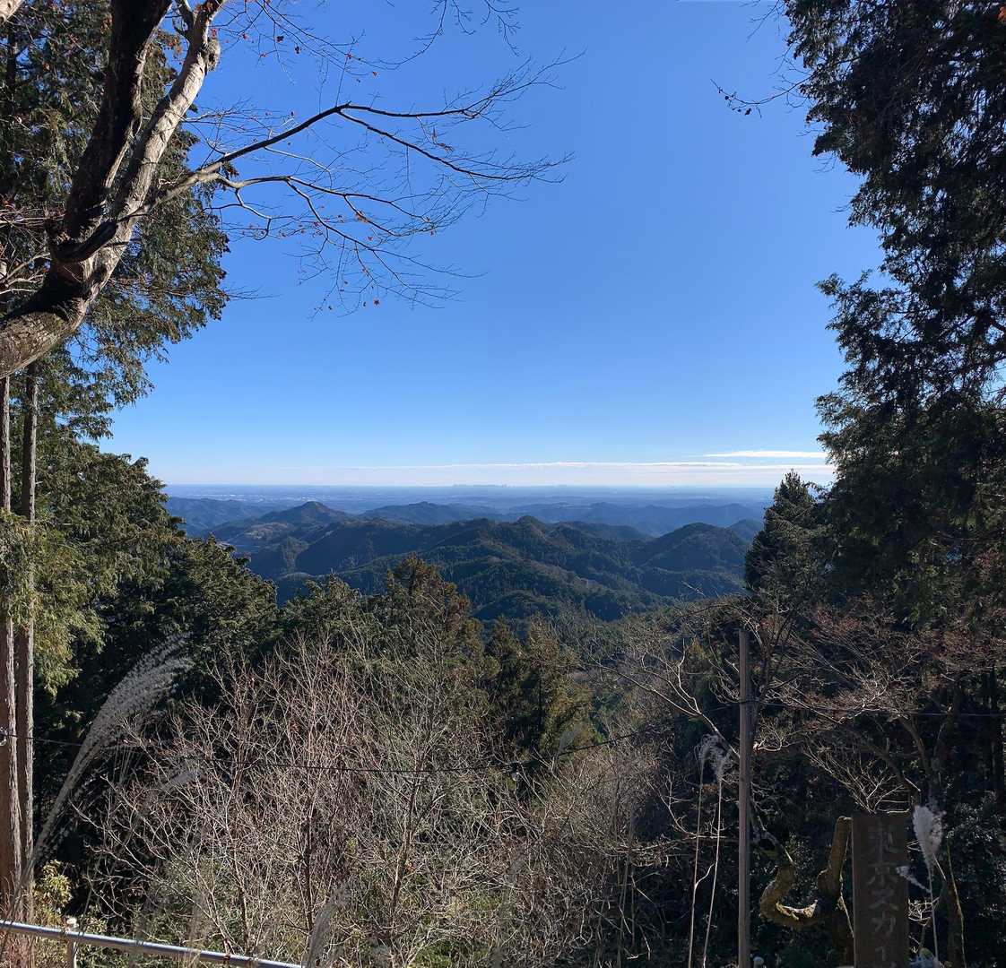 「奥の院」から見える【天覚山】方面。