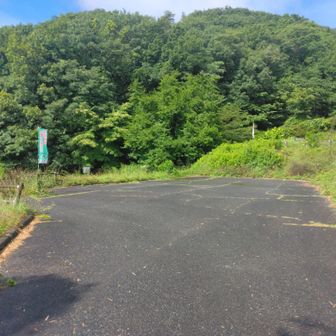 天神山自然の森🅿️からスタート！。
高い所と一段低い所、二カ所に🅿️あります。
12～13台位、車置けそうです🚗