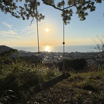 ハイジのようなブランコがありました。
座面が高く足がつかないので、うまく漕げませんが、良い景色を見ながらゆらゆら揺れるだけでも気持ちよかったです。