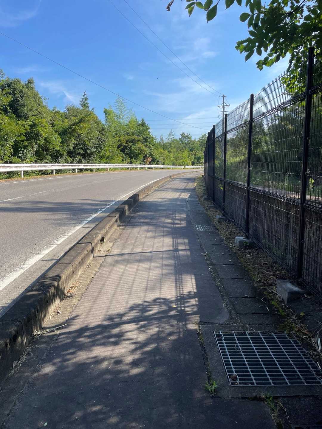 第1駐車場🅿️まで歩道を歩きます