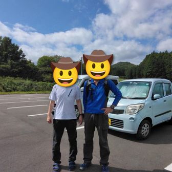 鶏足山山頂で、親子に間違われました…
ショック…😅