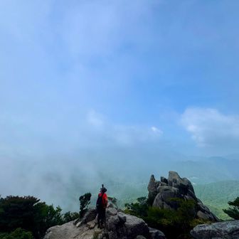 重ね岩でも、青空🪨この方に📷を頼む🙏