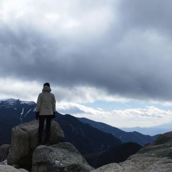 普通に立ってるけど踏ん張ってます😤
寒い寒い