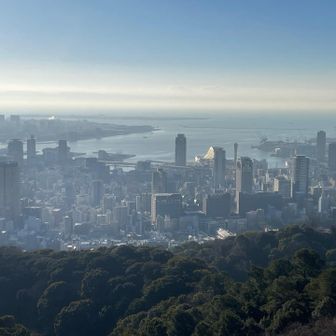 碇山から神戸の街をのぞむ
