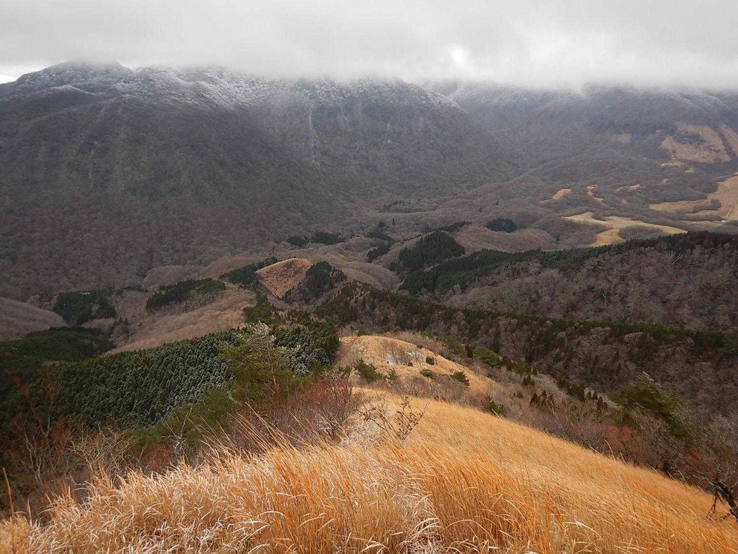くじゅうの山々は雲の中です😁