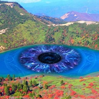 「魔女の瞳」と呼ばれるので、AIにそんな感じの瞳孔をリクエスト👁️
神秘的？キモい？